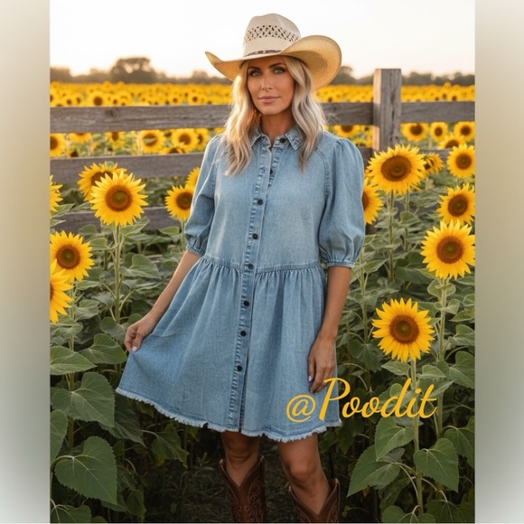 Veveret Dresses & Skirts - VEVERET Washed out light denim oversized denim dress size MEDIUM, LARGE